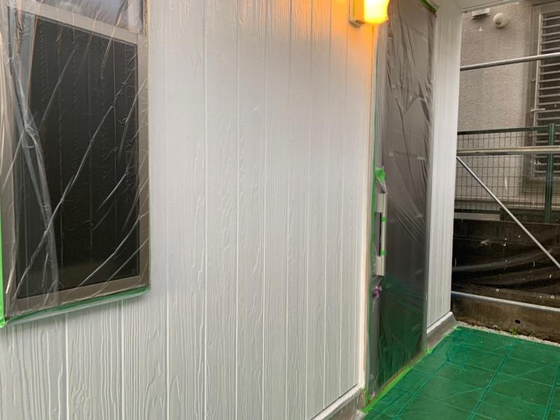神奈川県川崎市多摩区サイディング外壁無機塗装　中、上塗り